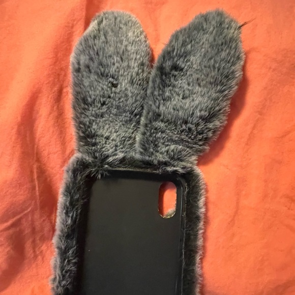 Fluffy bunny iPhone X case - Picture 7 of 7